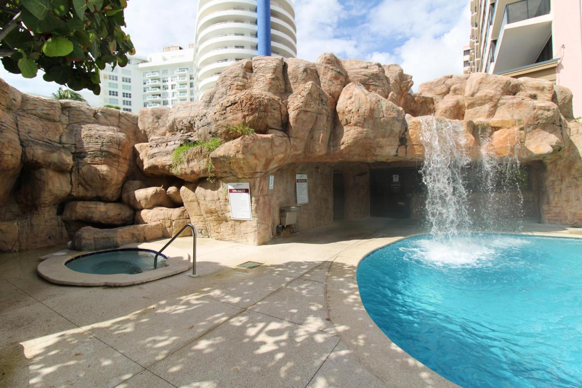 Castle 835 Oceanview Studio On Beach With Pool, Gym, Bars, And Free Parking Маямі-Біч Екстер'єр фото